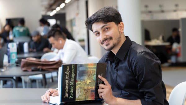 Certificate of Higher Education (CertHE) Business - UWS London